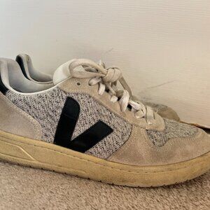 Veja V-10 Flannel Snow Black Size 39 US 8